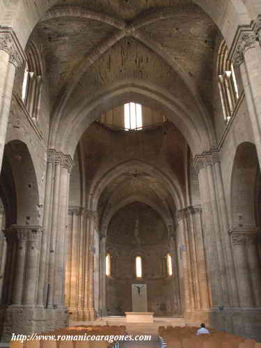 NAVE CENTRAL DEL TEMPLO, DESDE LA PORTADA OESTE